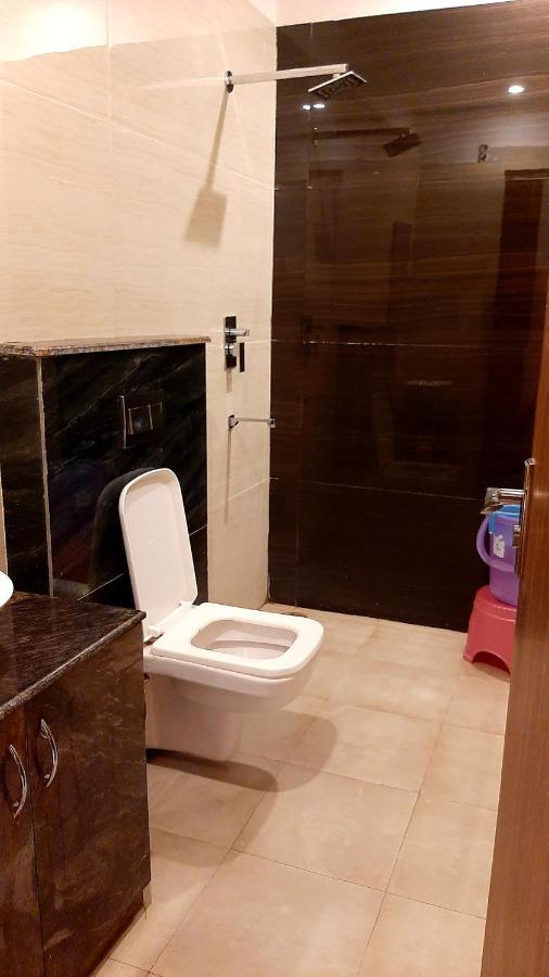 Hotel Hollywood Zirakpur Exterior photo