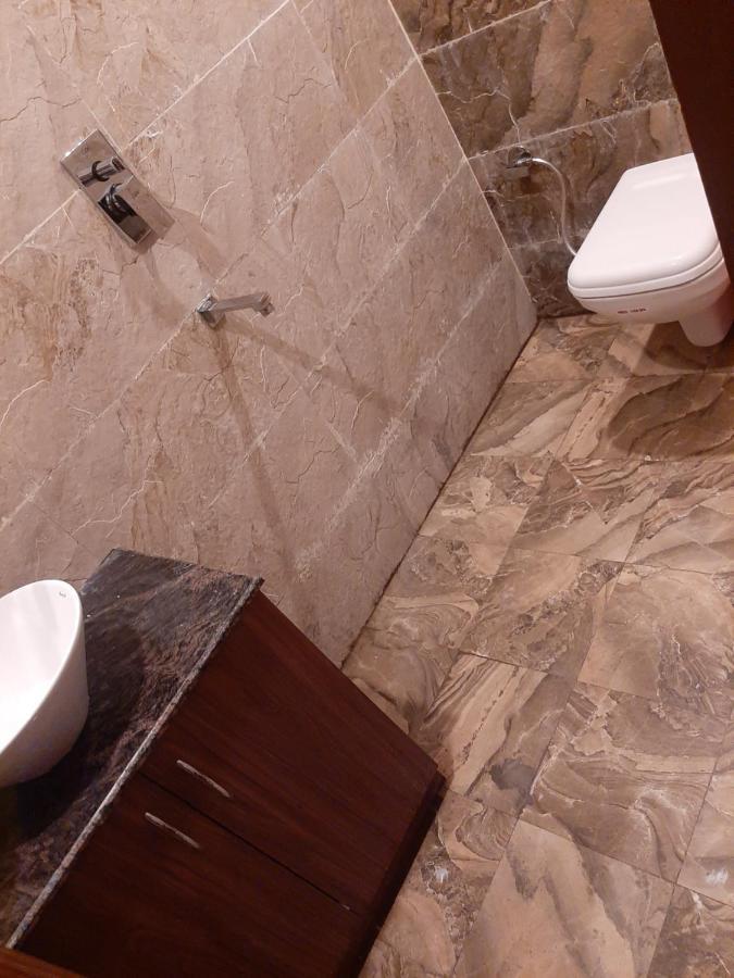 Hotel Hollywood Zirakpur Exterior photo